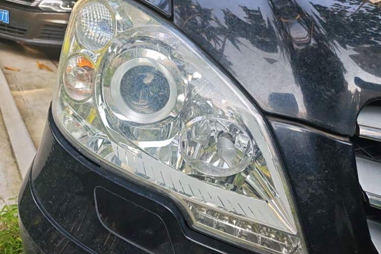 Used Mercedes-Benz Viano 2013 3.0L Navigator Edition Right Front Headlight