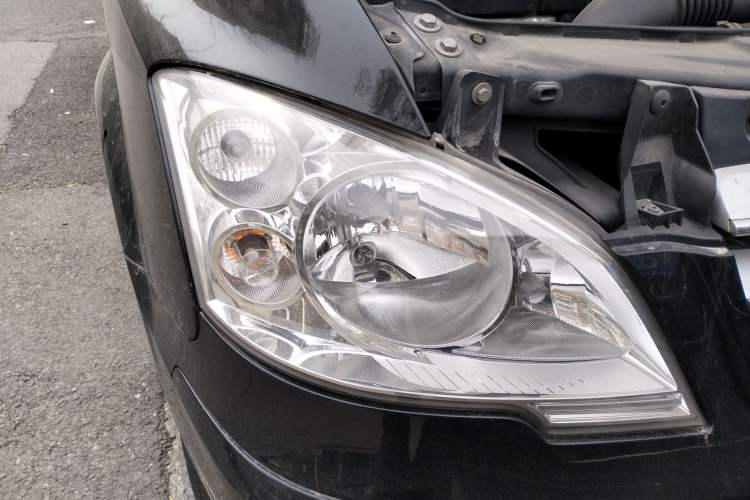Used Mercedes-Benz Viano 2013 3.0L Hospitality Edition Right Front Headlight