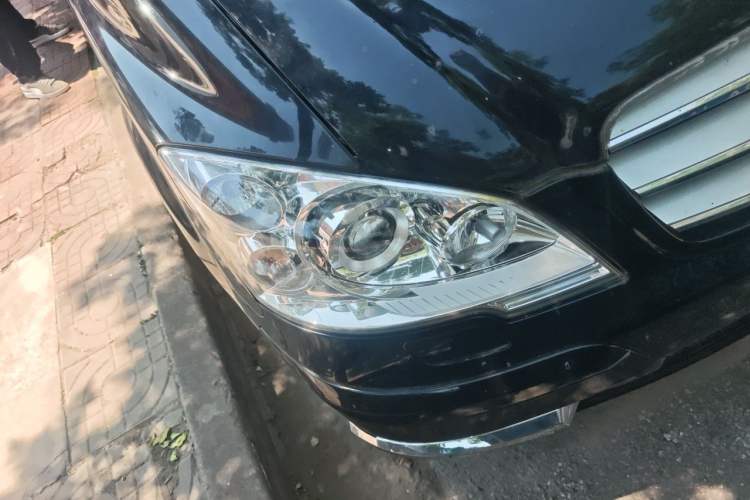 Used Mercedes-Benz Viano 2013 3.0L Navigator Edition Right Front Headlight