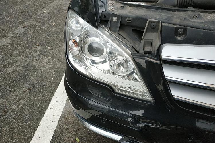 Used Mercedes-Benz Viano 2013 3.0L Navigator Edition Right Front Headlight
