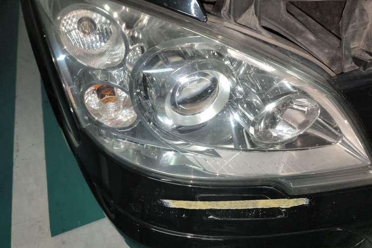 Used Mercedes-Benz Viano 2013 3.0L Navigator Edition Right Front Headlight