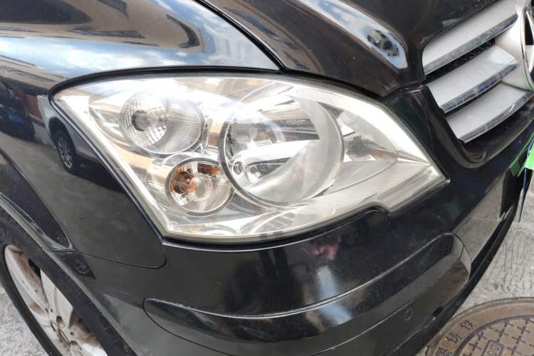 Used Mercedes-Benz Viano 2013 3.0L Hospitality Edition Right Front Headlight
