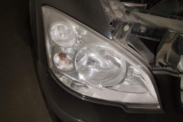 Used Mercedes-Benz Viano 2013 3.0L Comfort Edition Right Front Headlight