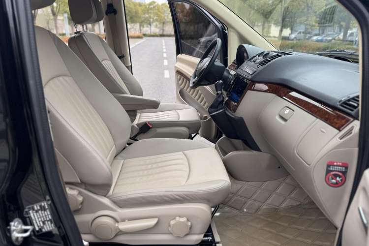 Used Mercedes-Benz Viano 2013 3.0L Comfort Edition Right Front Seat