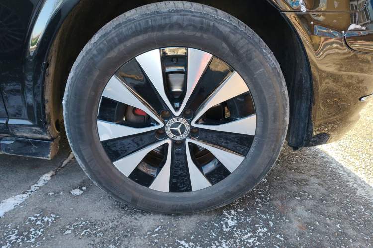 Used Mercedes-Benz Viano 2013 3.0L Navigator Edition Right Front Wheel Hub