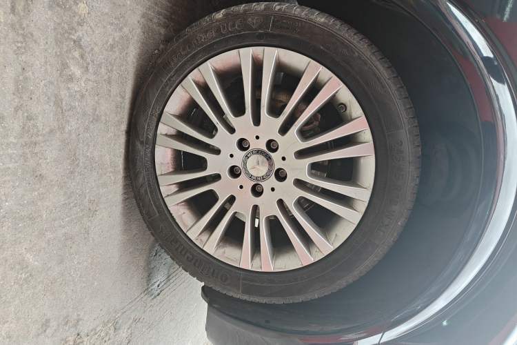 Used Mercedes-Benz Viano 2013 3.5L Haoci version Right Front Wheel Hub