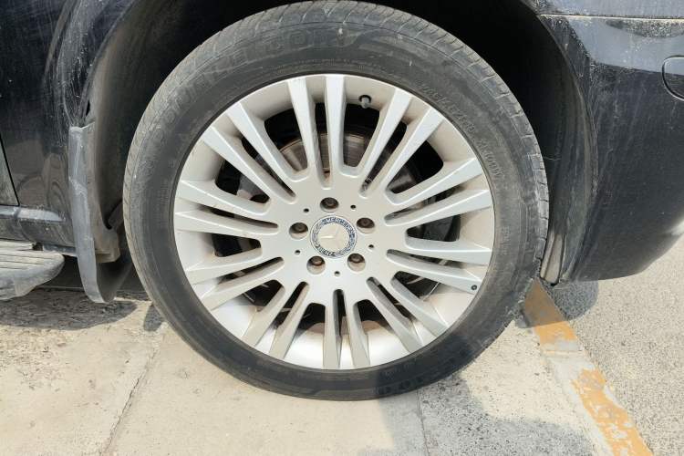Used Mercedes-Benz Viano 2013 3.5L Haoci version Right Front Wheel Hub