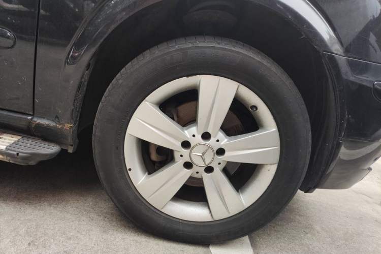 Used Mercedes-Benz Viano 2013 3.0L Comfort Edition Right Front Wheel Hub