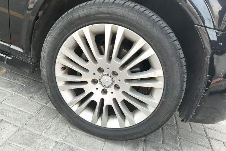 Used Mercedes-Benz Viano 2013 3.0L Comfort Edition Right Front Wheel Hub