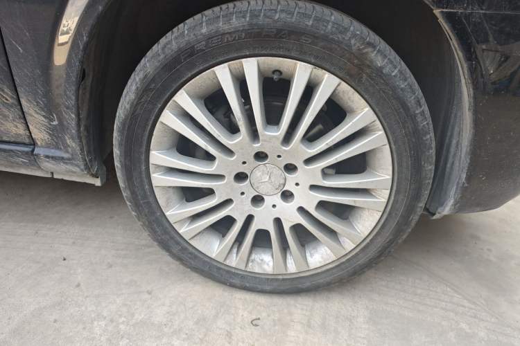 Used Mercedes-Benz Viano 2013 3.5L Haoci version Right Front Wheel Hub