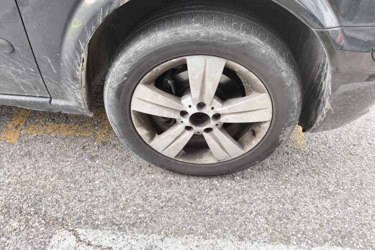 Used Mercedes-Benz Viano 2013 3.0L Comfort Edition Right Front Wheel Hub