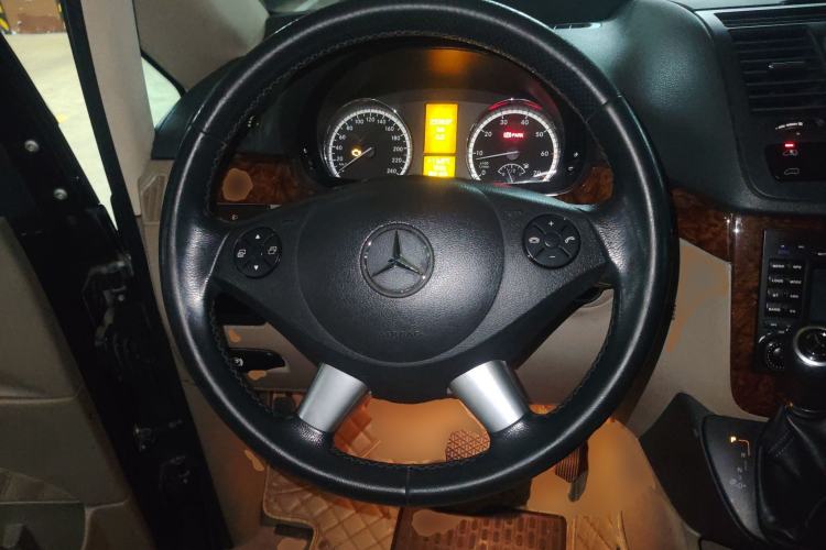 Used Mercedes-Benz Viano 2013 3.0L Comfort Edition Steering Wheel