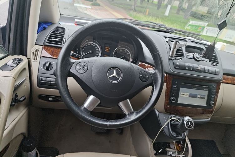 Used Mercedes-Benz Viano 2013 3.0L Navigator Edition Steering Wheel