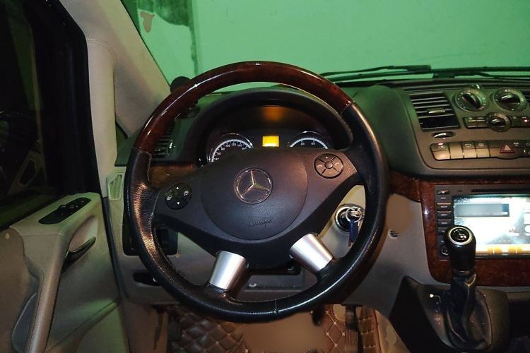 Used Mercedes-Benz Viano 2013 3.0L Navigator Edition Steering Wheel