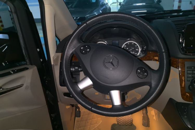 Used Mercedes-Benz Viano 2013 3.0L Comfort Edition Steering Wheel