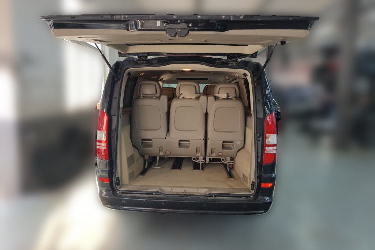 Used Mercedes-Benz Viano 2013 3.0L Hospitality Edition Trunk