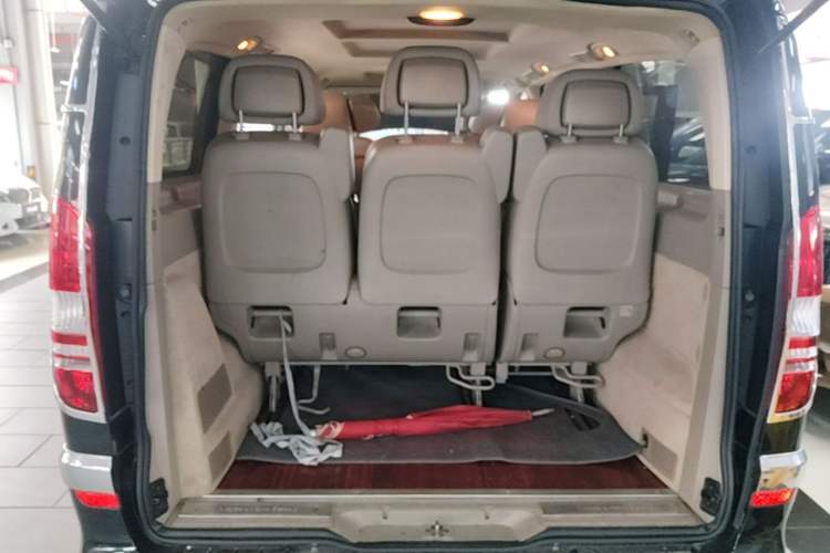 Used Mercedes-Benz Viano 2013 3.0L Comfort Edition Trunk