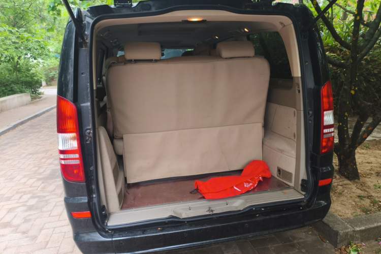 Used Mercedes-Benz Viano 2013 3.0L Comfort Edition Trunk