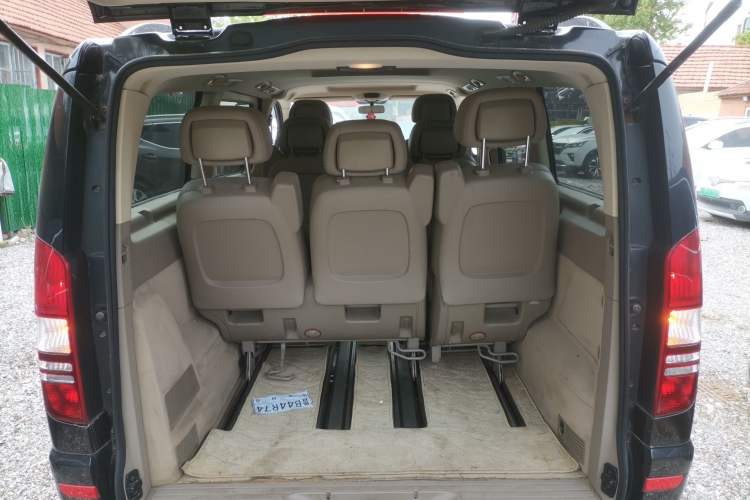 Used Mercedes-Benz Viano 2013 3.0L Comfort Edition Trunk