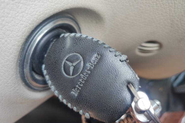 Used Mercedes-Benz Viano 2013 3.0L Comfort Edition Vehicle Key