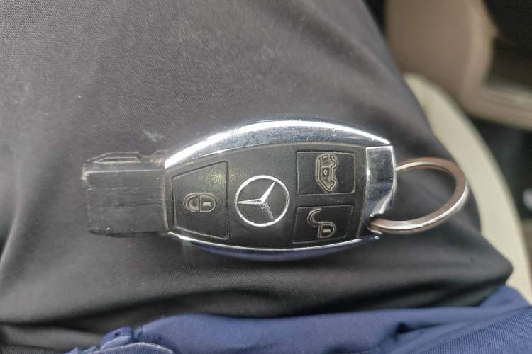 Used Mercedes-Benz Viano 2013 3.0L Comfort Edition Vehicle Key