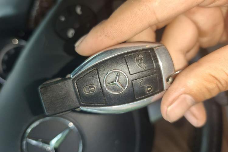Used Mercedes-Benz Viano 2013 3.0L Navigator Edition Vehicle Key