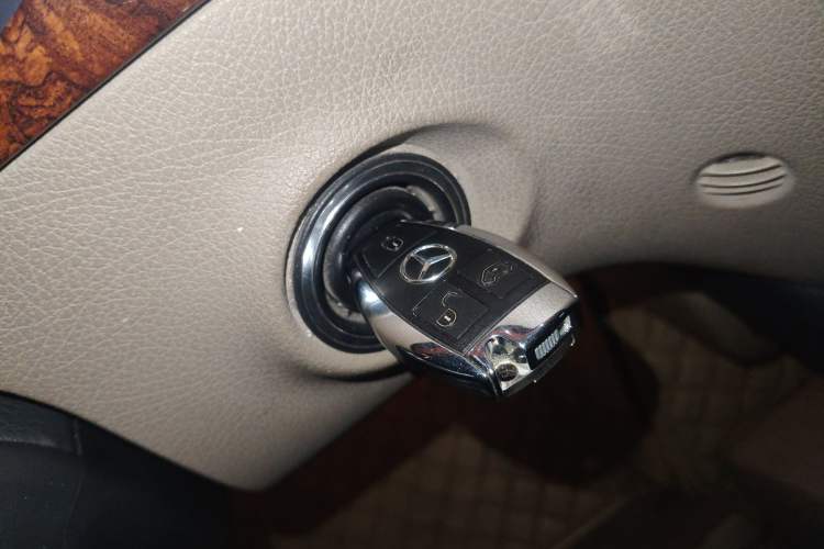 Used Mercedes-Benz Viano 2013 3.0L Comfort Edition Vehicle Key