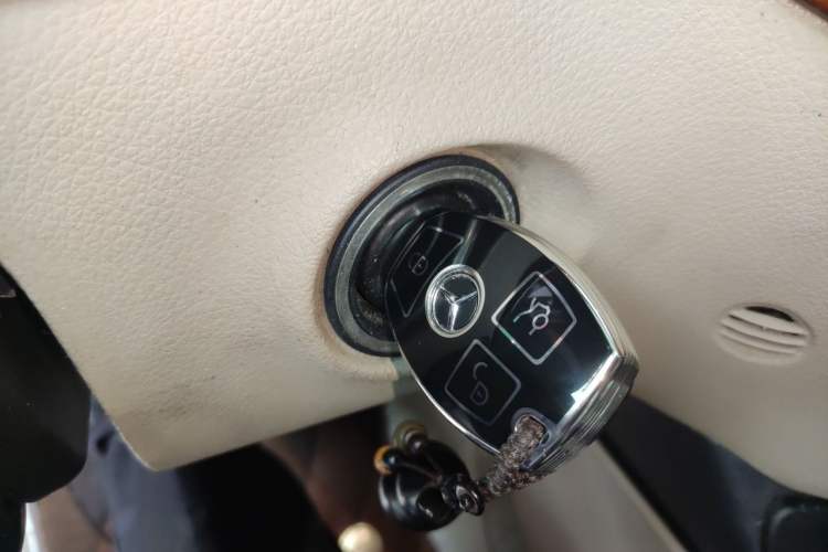Used Mercedes-Benz Viano 2013 3.0L Navigator Edition Vehicle Key