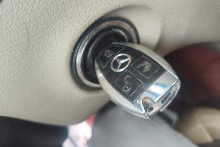 Used Mercedes-Benz Viano 2013 3.0L Comfort Edition Vehicle Key