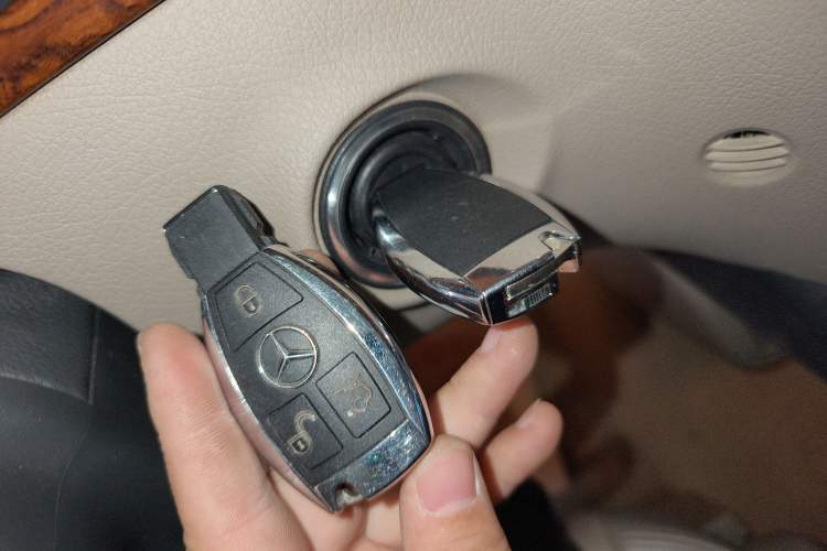 Used Mercedes-Benz Viano 2013 3.0L Hospitality Edition Vehicle Key