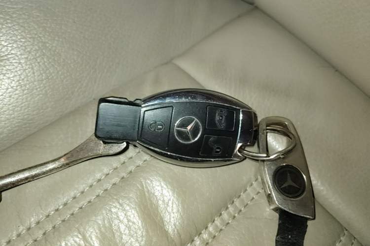 Used Mercedes-Benz Viano 2013 3.0L Comfort Edition Vehicle Key