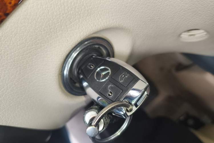 Used Mercedes-Benz Viano 2013 3.0L Comfort Edition Vehicle Key