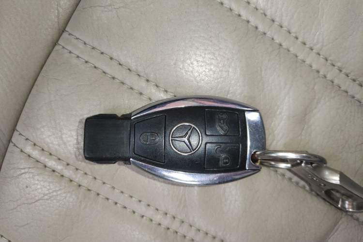 Used Mercedes-Benz Viano 2013 3.0L Comfort Edition Vehicle Key