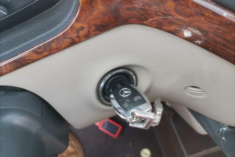 Used Mercedes-Benz Viano 2013 3.0L Comfort Edition Vehicle Key