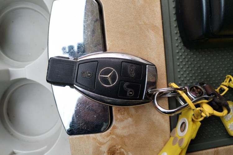 Used Mercedes-Benz Viano 2013 3.0L Hospitality Edition Vehicle Key