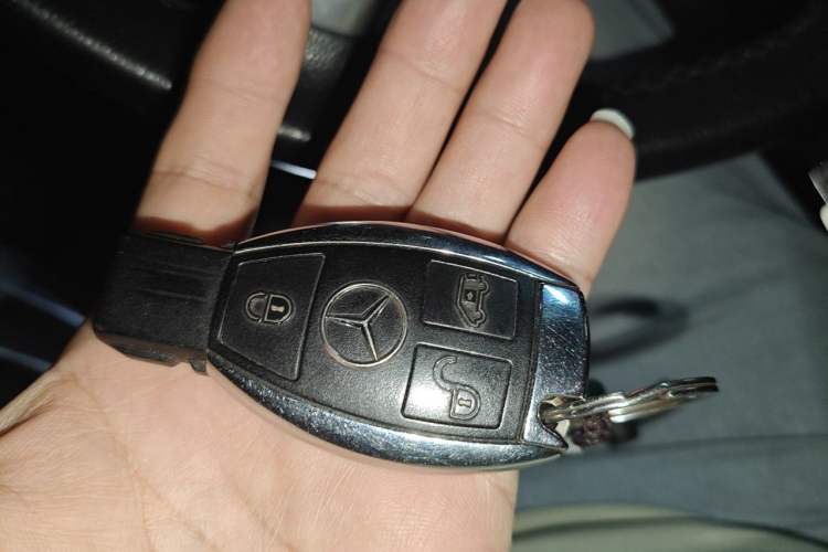 Used Mercedes-Benz Viano 2013 3.0L Comfort Edition Vehicle Key