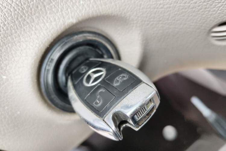 Used Mercedes-Benz Viano 2013 3.0L Comfort Edition Vehicle Key