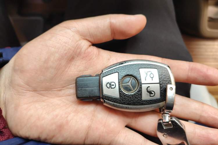 Used Mercedes-Benz Viano 2013 3.0L Hospitality Edition Vehicle Key