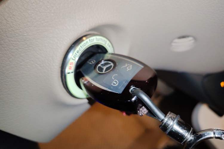 Used Mercedes-Benz Viano 2013 3.0L Comfort Edition Vehicle Key