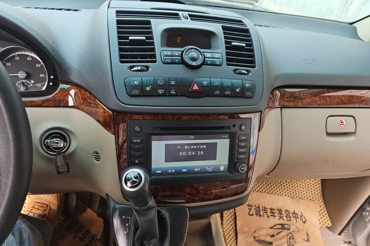 Used Mercedes-Benz Viano 2013 3.5L Haoci version Audio And AC Panel