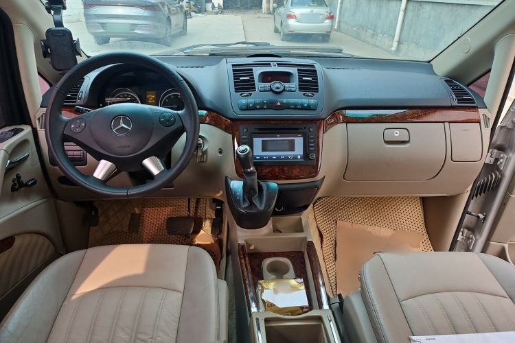 Used Mercedes-Benz Viano 2013 3.5L Haoci version Center Console