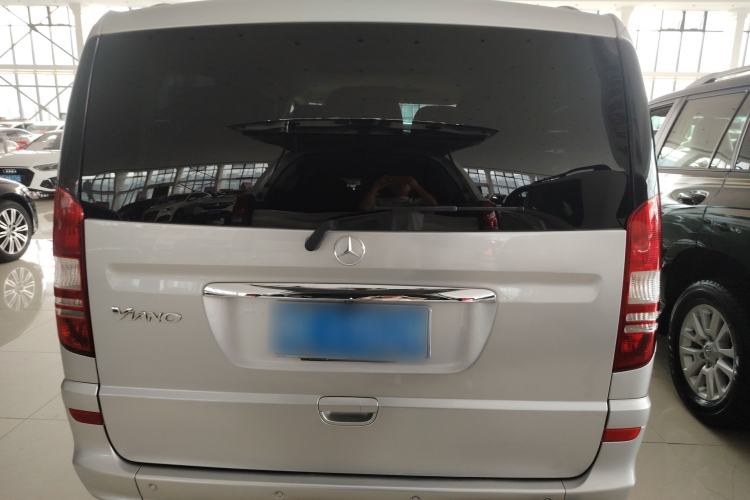 Used Mercedes-Benz Viano 2013 3.0L Hospitality Edition Exterior 4