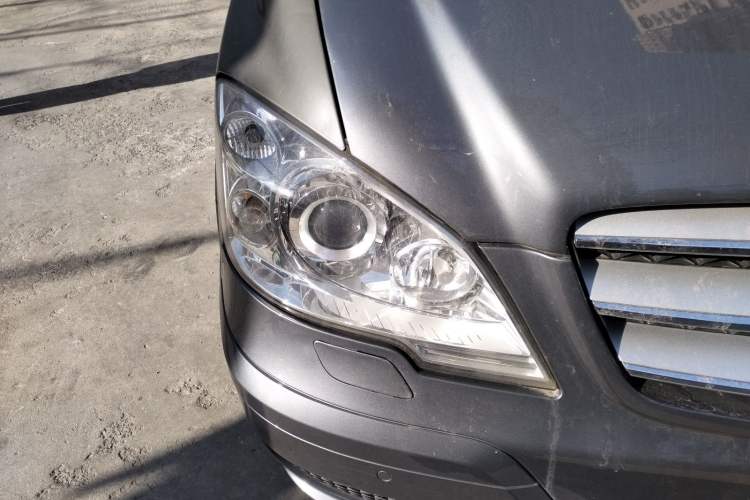 Used Mercedes-Benz Viano 2013 3.5L Haoci version Exterior 6