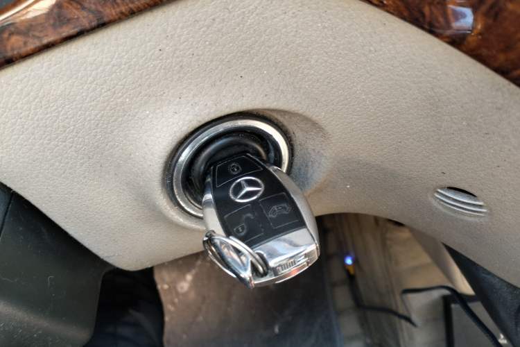 Used Mercedes-Benz Viano 2013 3.5L Haoci version Interior 1