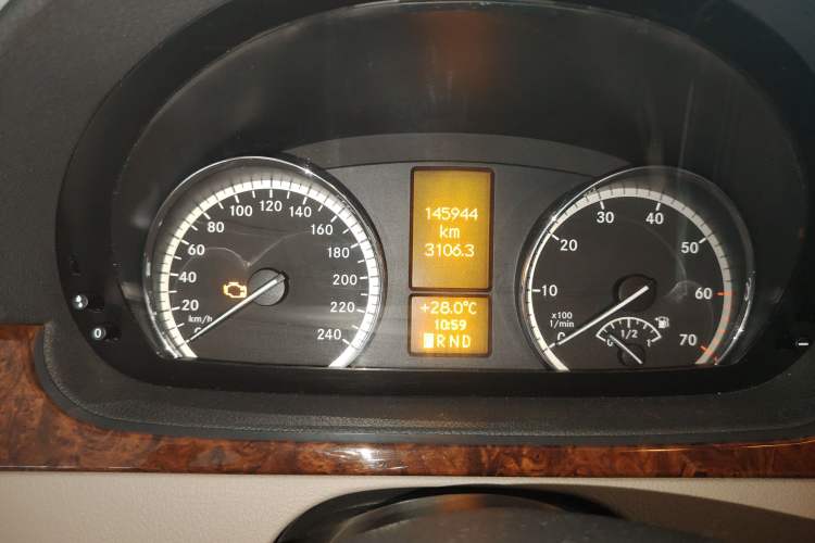 Used Mercedes-Benz Viano 2013 3.0L Hospitality Edition Odometer Close Up