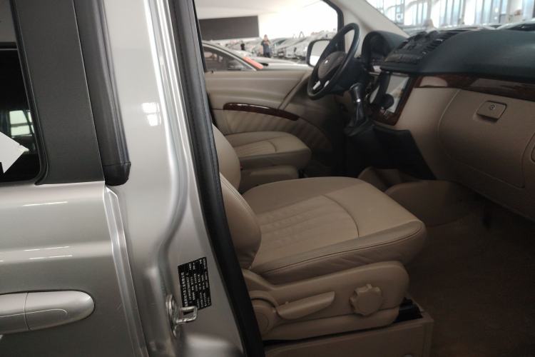 Used Mercedes-Benz Viano 2013 3.0L Hospitality Edition Right Front Seat