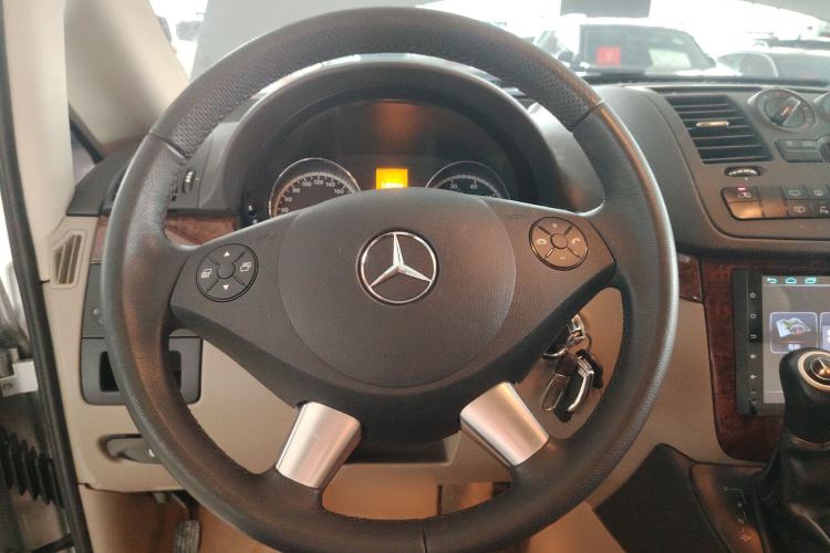 Used Mercedes-Benz Viano 2013 3.0L Hospitality Edition Steering Wheel