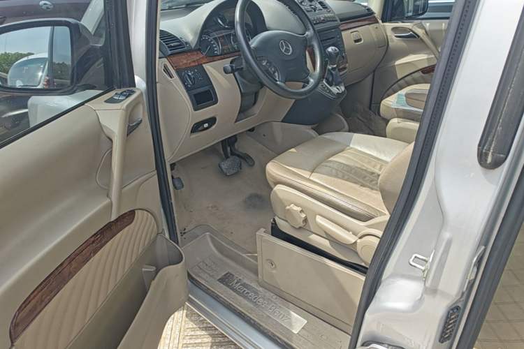 Used Mercedes-Benz Viano 2013 3.0L Hospitality Edition Driver Seat