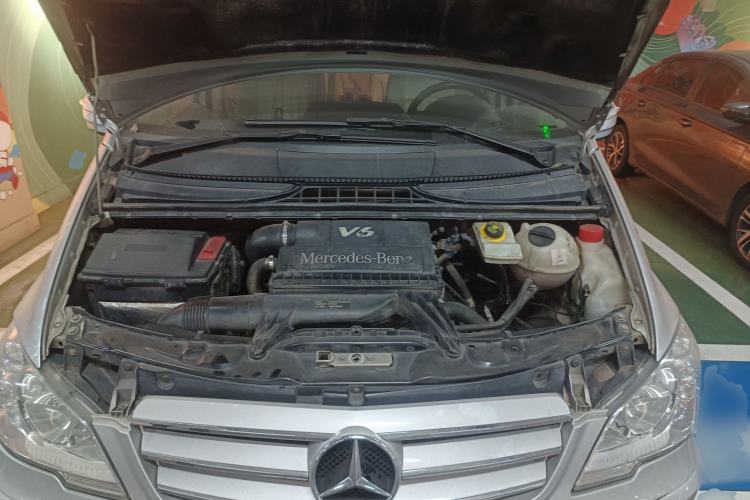 Used Mercedes-Benz Viano 2013 3.0L Hospitality Edition Engine Bay