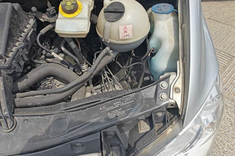 Used Mercedes-Benz Viano 2013 3.0L Hospitality Edition Engine Bay Left